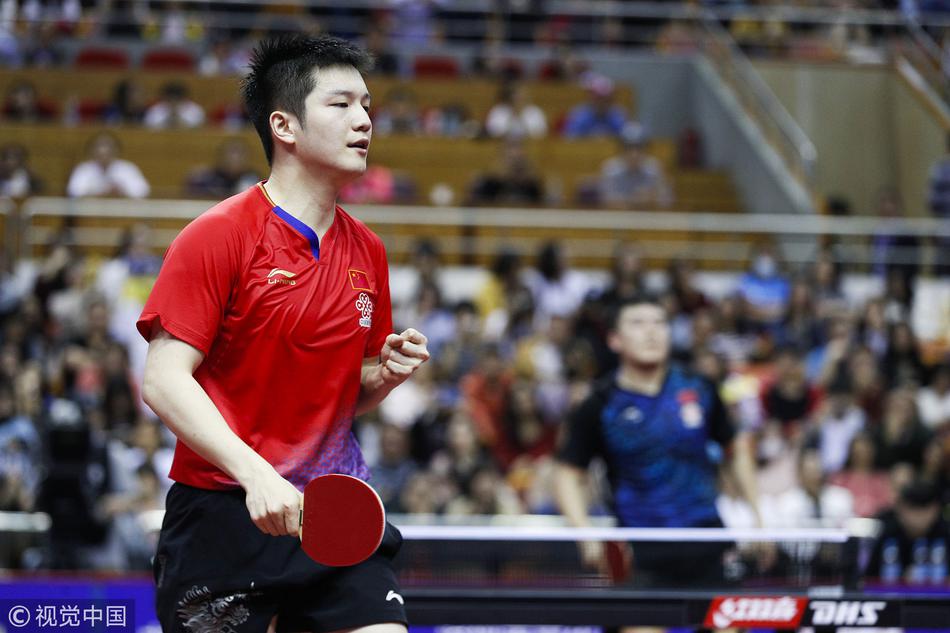 直通赛樊振东3-0梁靖