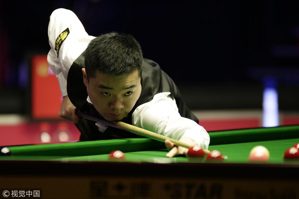 大师赛-丁俊晖6-5布雷切尔