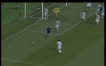 艺术足球！齐达内神级过人