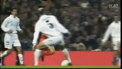 艺术足球！齐达内神级过人