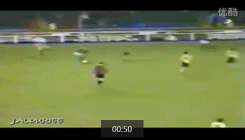 艺术足球！齐达内神级过人