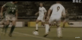 艺术足球！齐达内神级过人