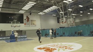 开天眼！足坛第一直塞大师是他