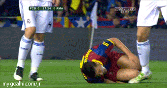 给我起来！不许滚