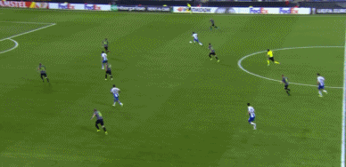 武磊4脚打门2射正！憾失空门