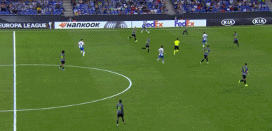 武磊4脚打门2射正！憾失空门