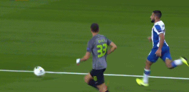 武磊4脚打门2射正！憾失空门