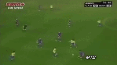 梅西18岁时就逆天！过人太残暴