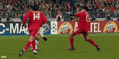 艺术足球！齐达内神级过人