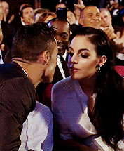 甜！C罗乔治娜甜蜜秀恩爱瞬间