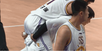 王子瑞与赵睿对抗后受伤