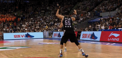 CBA揭幕战 丛明晨遭遇重伤