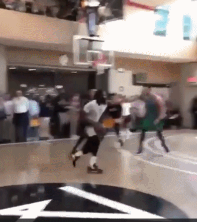 饼皇看了会沉默！哈登今夏最疯狂的喂饼表演 奉献给了湖人中锋