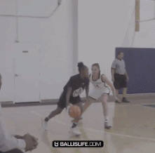 科比执教兰多夫督战！俩闺女联手大胜 率曼巴队杀进决赛