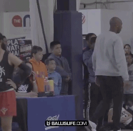 科比执教兰多夫督战！俩闺女联手大胜 率曼巴队杀进决赛