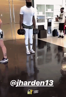 脱了！哈登终于把衣服脱了！再不脱火蜜就要哭了