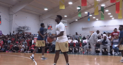 7、转体单手劈扣