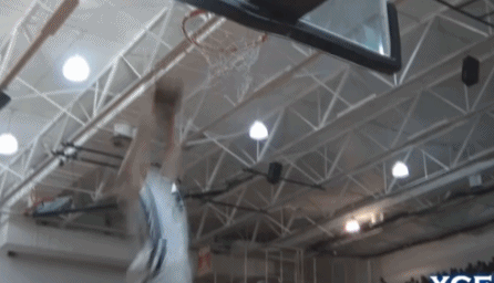 人类扣飞精华！生死球库里扣篮玩砸了 来回顾金州拉文黑历史