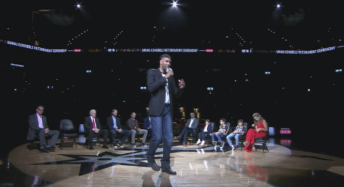 吉诺比利球衣退役仪式动情瞬间 邓肯摸头杀波波含着泪大笑