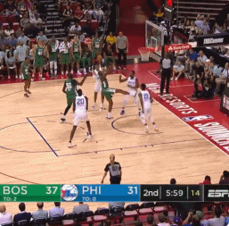 2米31黑版姚明闪耀夏联赛场！“踮脚扣”征服球迷！太BUG了