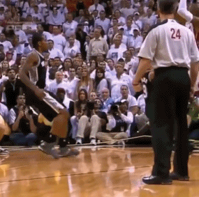 多角度回顾雷阿伦6年前史诗绝命三分！还记得你们寝室楼的喊声吗