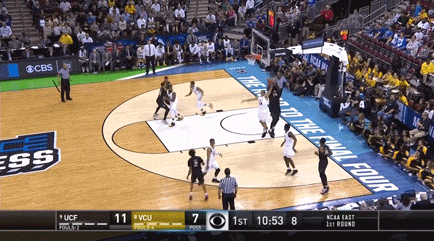 2米31黑版姚明闪耀夏联赛场！“踮脚扣”征服球迷！太BUG了