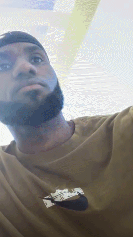 我的偶像是ZZ系列之自拍狂魔勒布朗！詹姆斯连发15段自拍小视频