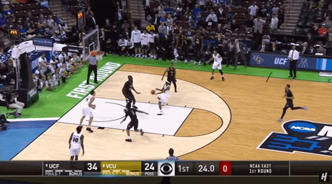 2米31黑版姚明闪耀夏联赛场！“踮脚扣”征服球迷！太BUG了