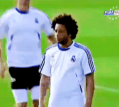 轻松跳过队友头顶