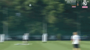 久保健英皇马训练中一条龙进球