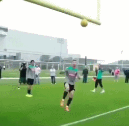 C罗的弹跳力也非常惊人