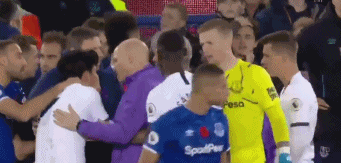 恐怖!孙兴O令英超名将90度断腿