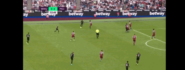 斯特林体毛越位，此球被吹