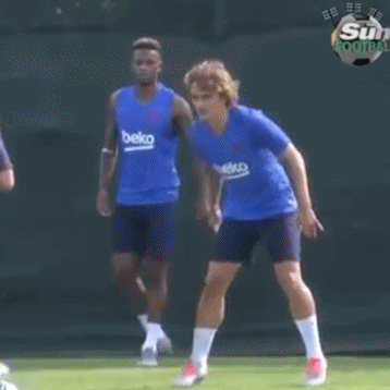 格子第一训就挨打+2次被穿裆