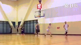 讲真，这个妹子的投篮你可能防不住