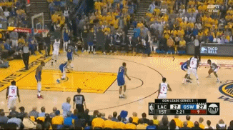 一轮季后赛两次打哭勇士的男人！这是洛杉矶最强的23号啊