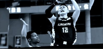 杨鸣球衣退役!再见了12号