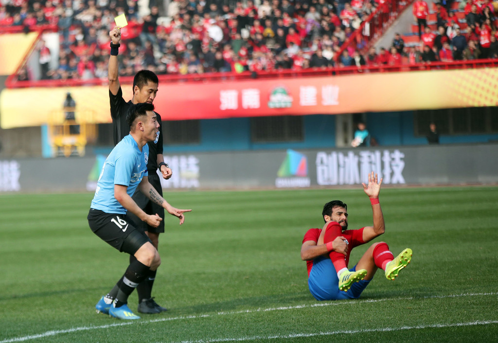 第一轮秦升放倒多拉多