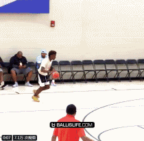 大风车+背扣+实战隔扣！全美第一高中生！专家:詹姆斯儿子必进NBA