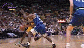 超过瘾！科比职业生涯20大骑扣！这就是我们喊他飞侠的原因