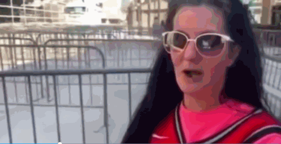 总决赛G5开打还有2天，猛龙球迷已经在侏罗纪公园外扎帐篷排队了!