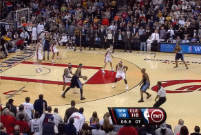 经典之战！9年前，詹姆斯安东尼对飚！詹皇43+三双，安东尼准绝杀