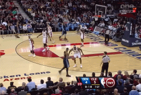 经典之战！9年前，詹姆斯安东尼对飚！詹皇43+三双，安东尼准绝杀