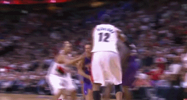 全NBA传球最飘逸的就是他了吧！把失误转化成no look pass第一人