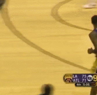 太帅!07年巅峰科比连中5球!单打乔+包夹全不行,最后他摇起了手指