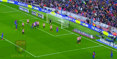 开挂实锤！梅西这任意球太准了