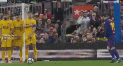 开挂实锤！梅西这任意球太准了