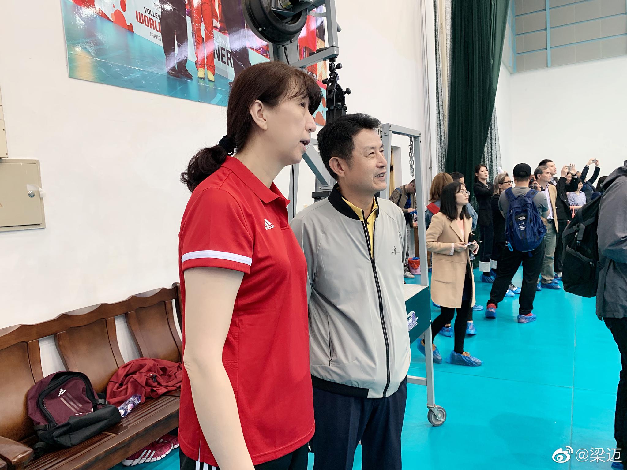 郎平陈可辛出席《中国女排》启动仪式