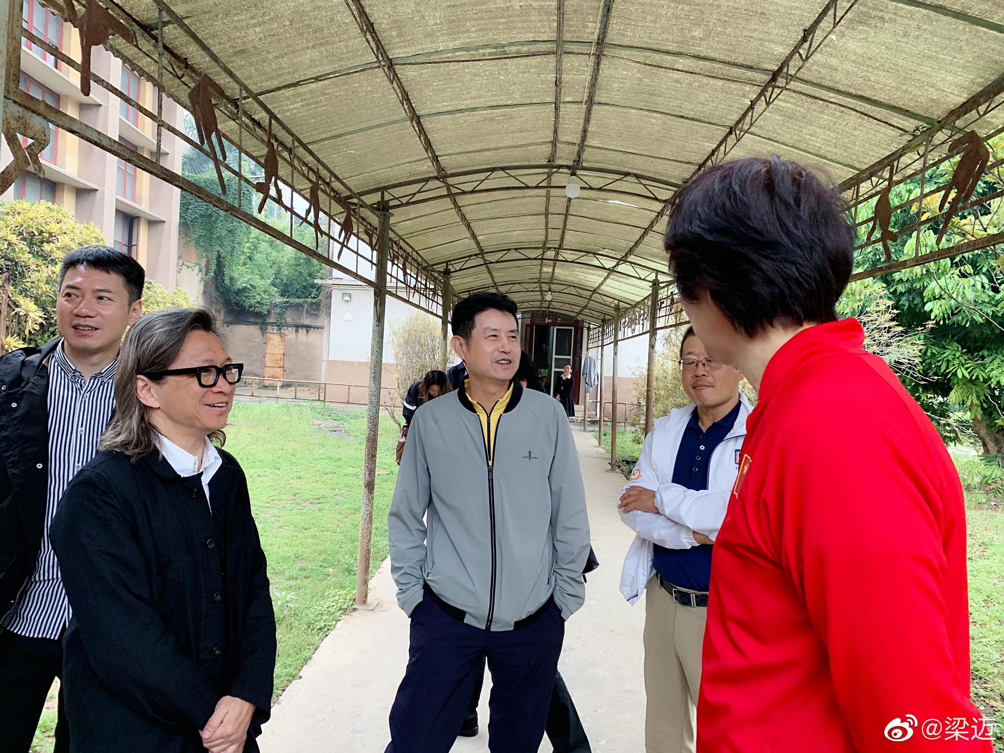 郎平陈可辛出席《中国女排》启动仪式