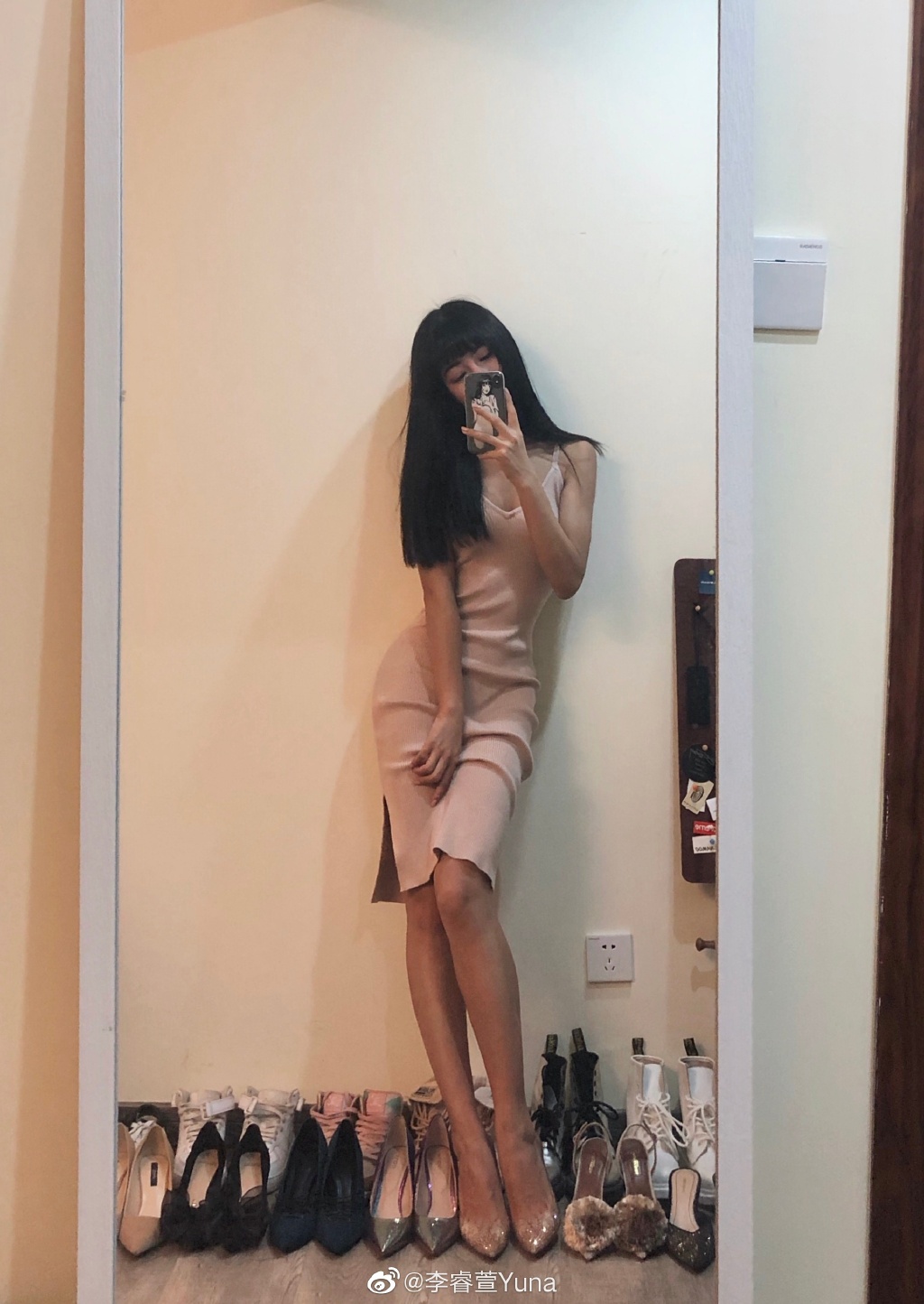 爱篮球爱健身的美女 感受一下她的大长腿